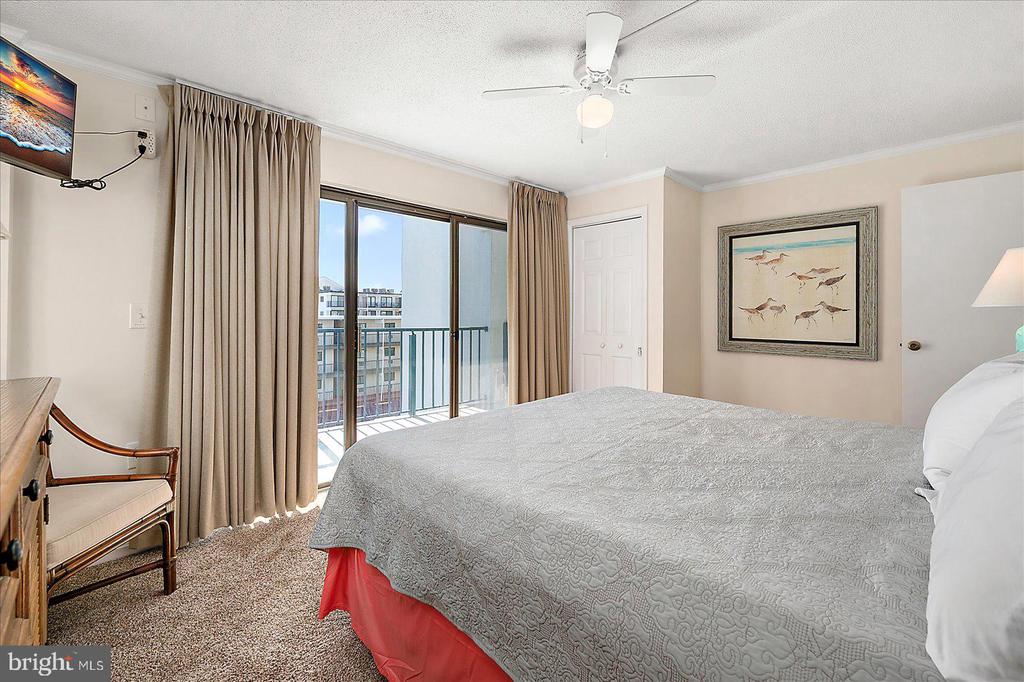 9 37TH STREET 301