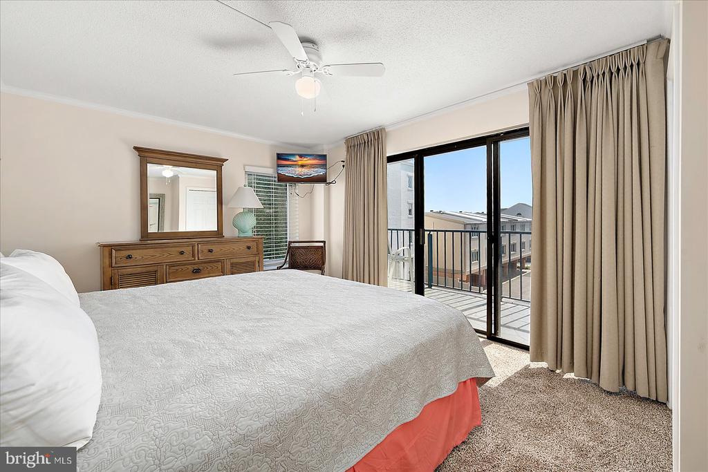9 37TH STREET 301