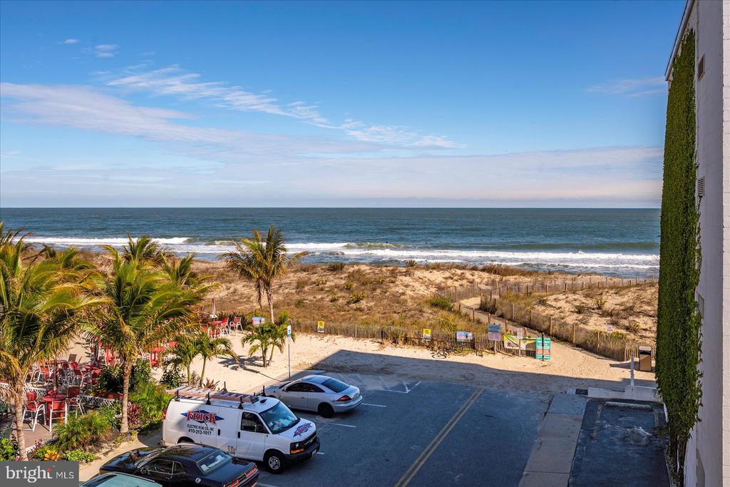 9 37TH STREET 301