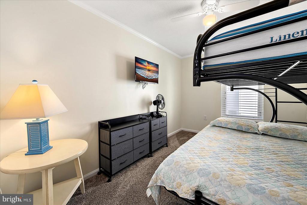9 37TH STREET 301