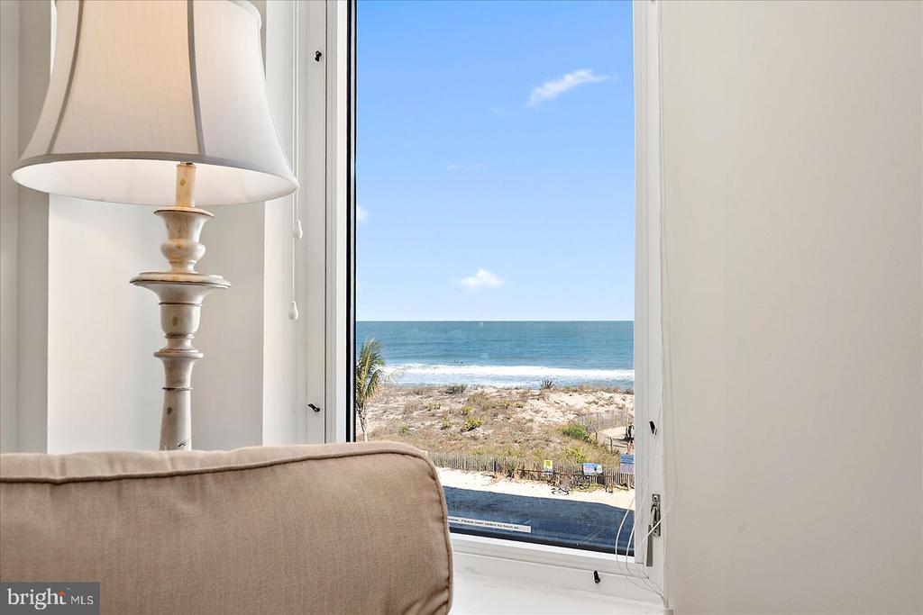 9 37TH STREET 301