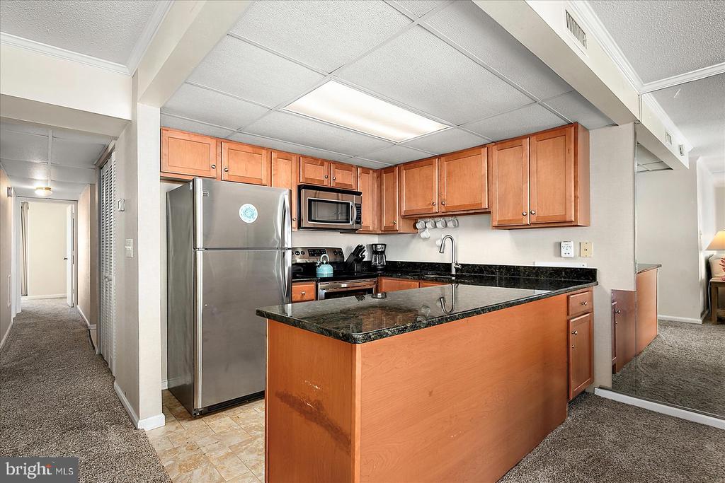 9 37TH STREET 301