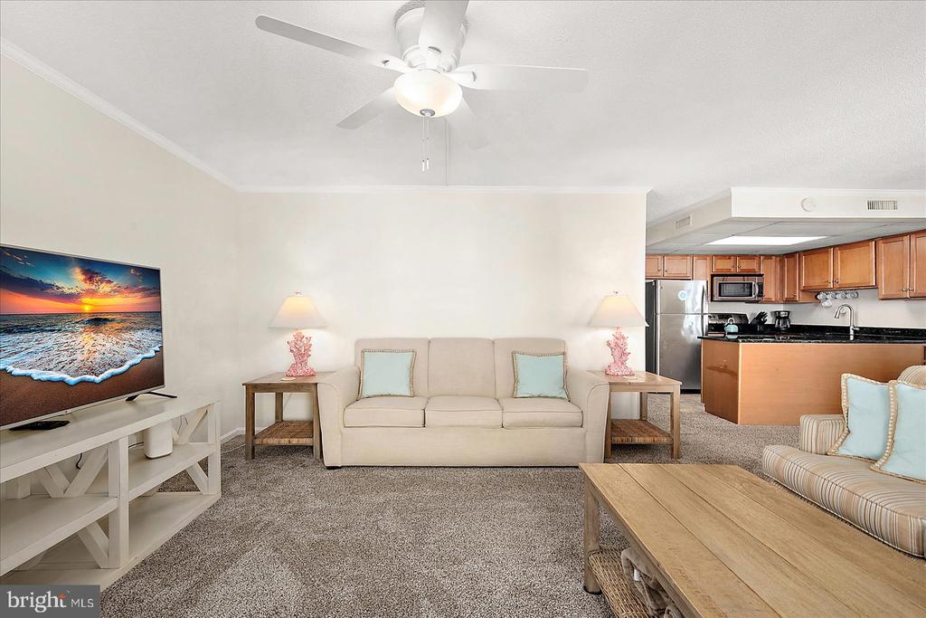 9 37TH STREET 301
