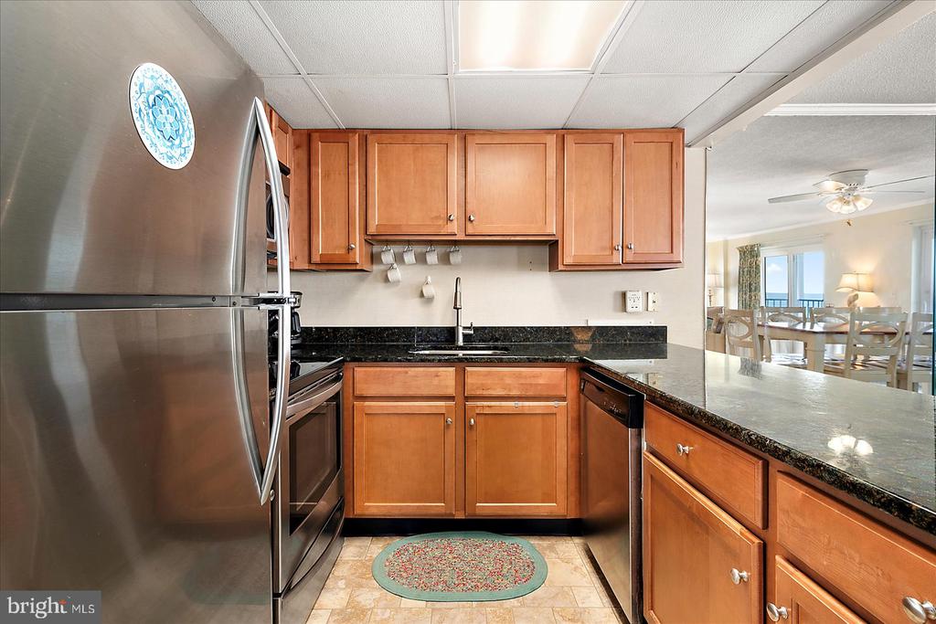 9 37TH STREET 301