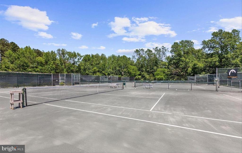 2 DINGHY COURT