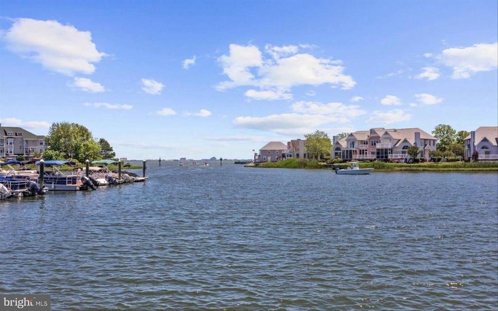 2 DINGHY COURT