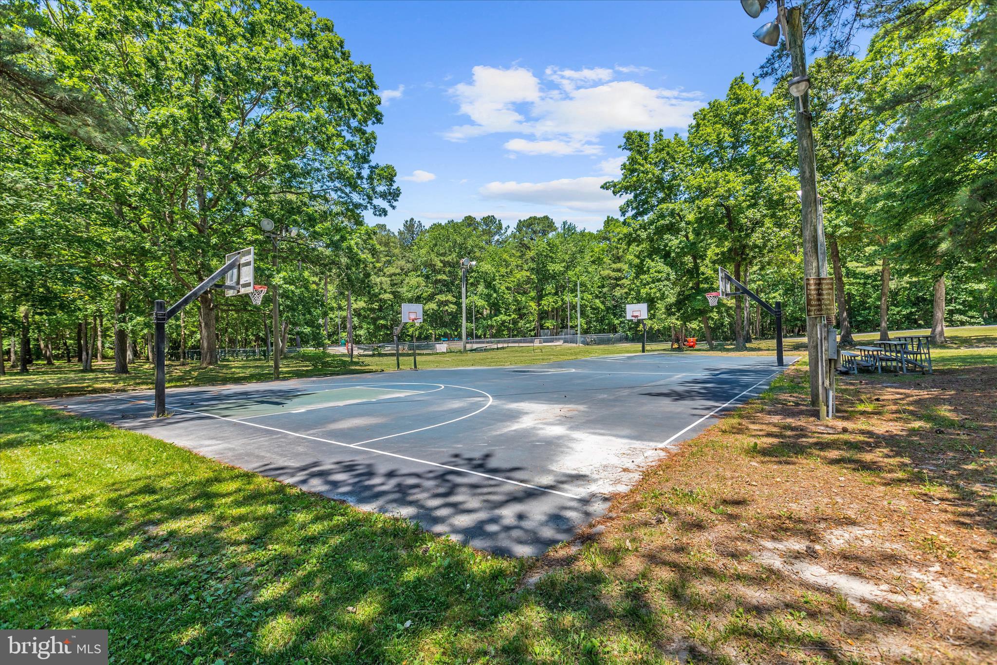 2 DINGHY COURT