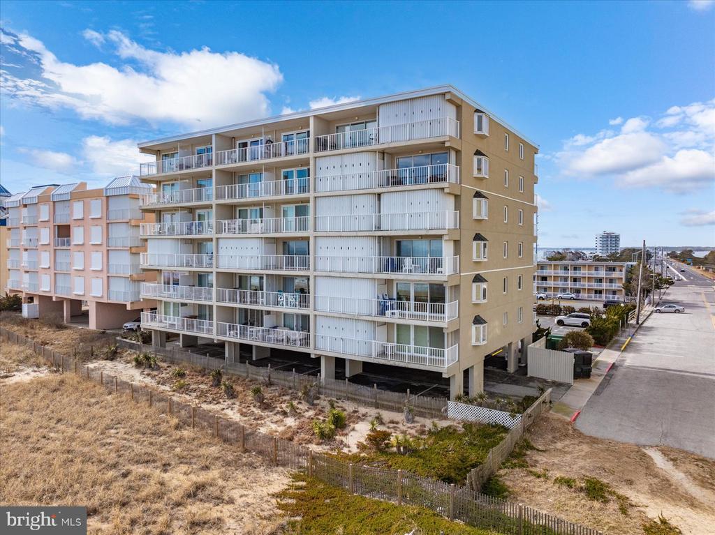 6109 ATLANTIC AVENUE 501