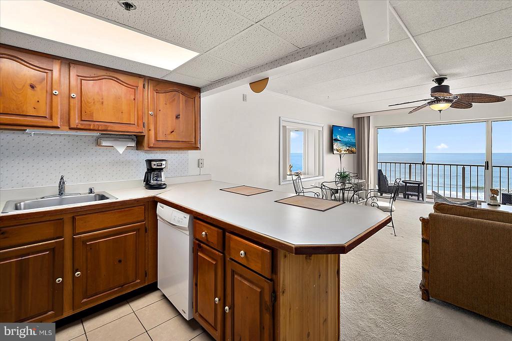 6109 ATLANTIC AVENUE 501