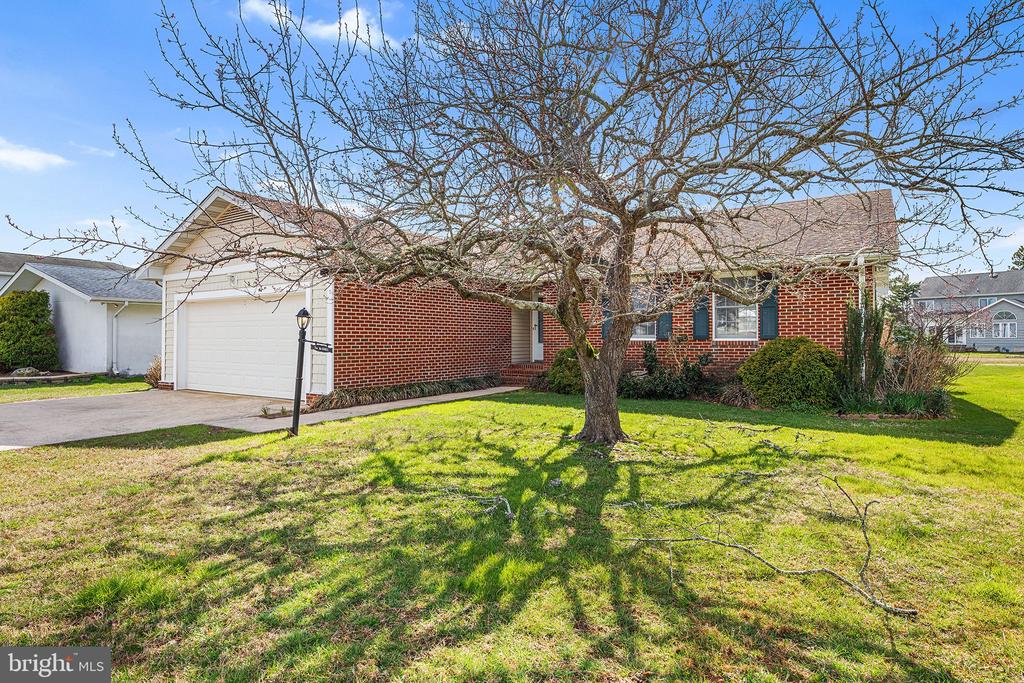 12 HERON ISLE COURT