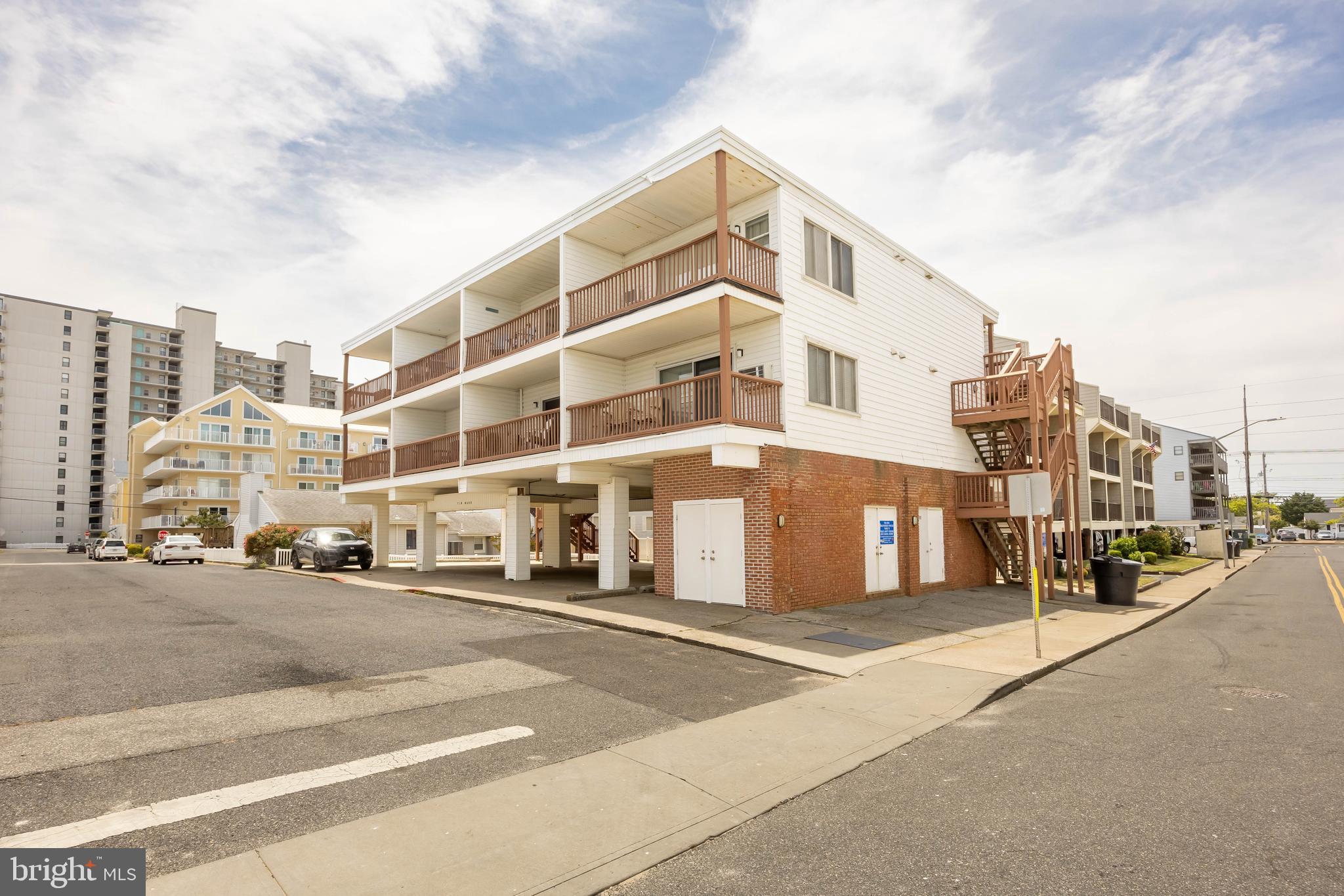11 91ST STREET 202