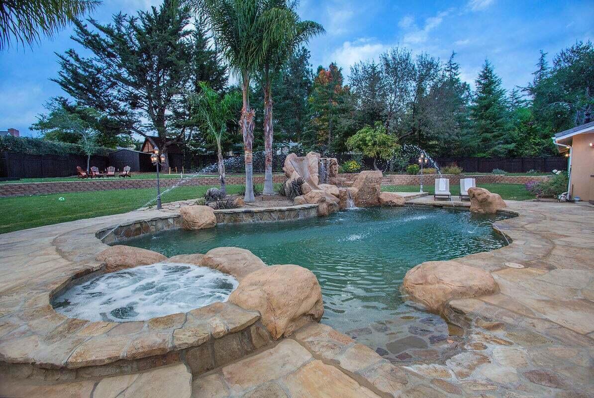 2379 Janin Way