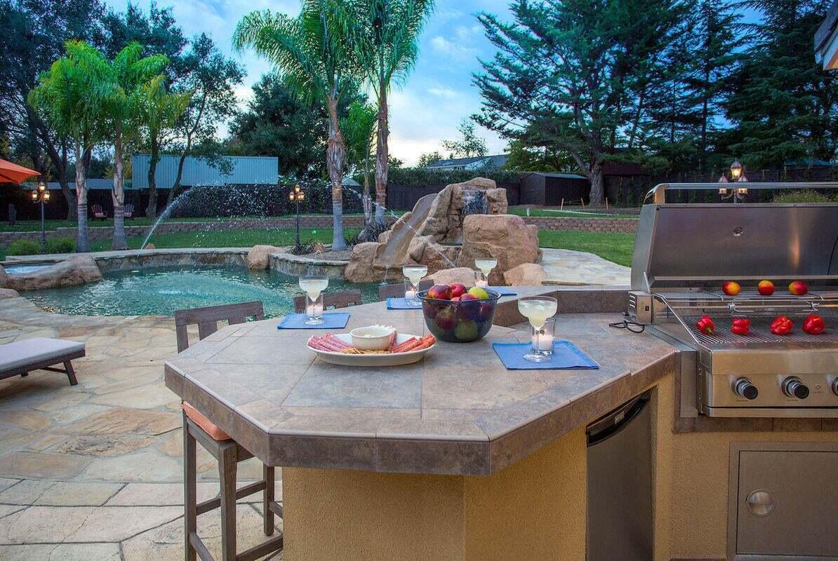 2379 Janin Way