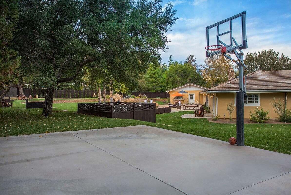 2379 Janin Way