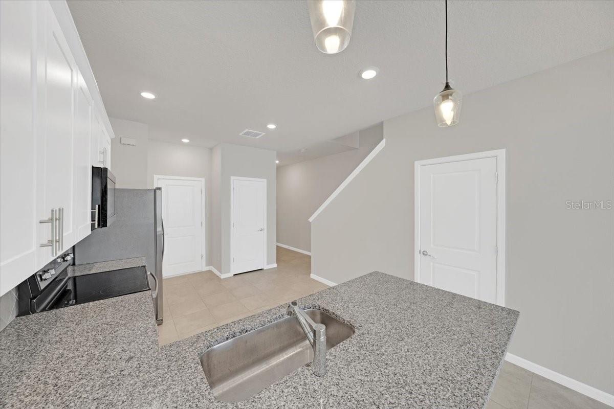 2906 DEER PINE TRL