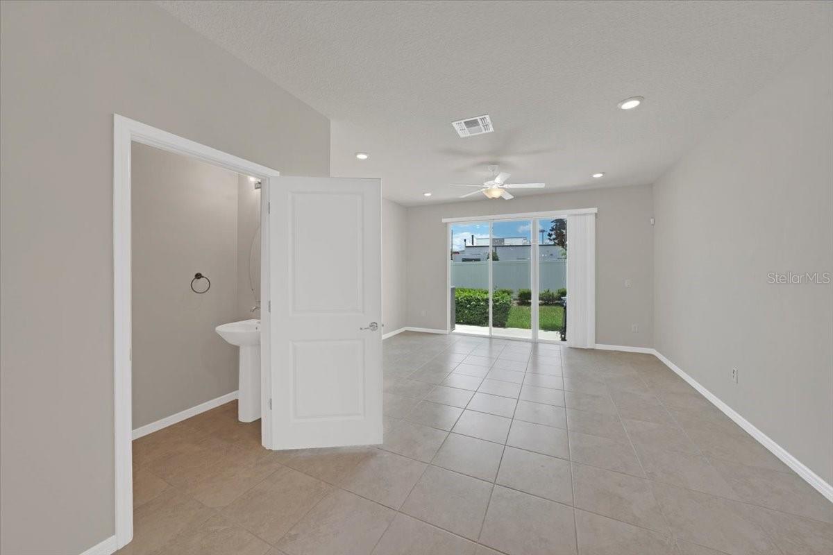 2906 DEER PINE TRL