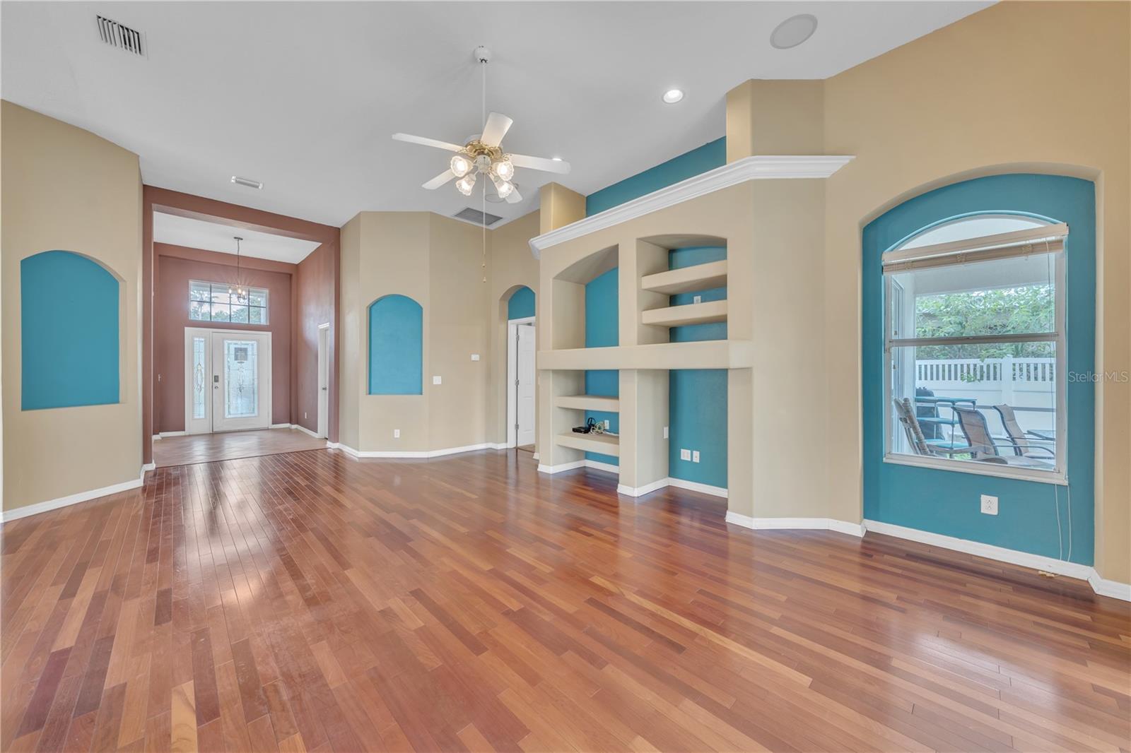 8304 MOCCASIN TRAIL DR
