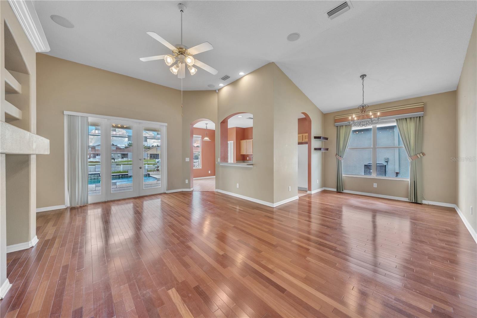 8304 MOCCASIN TRAIL DR
