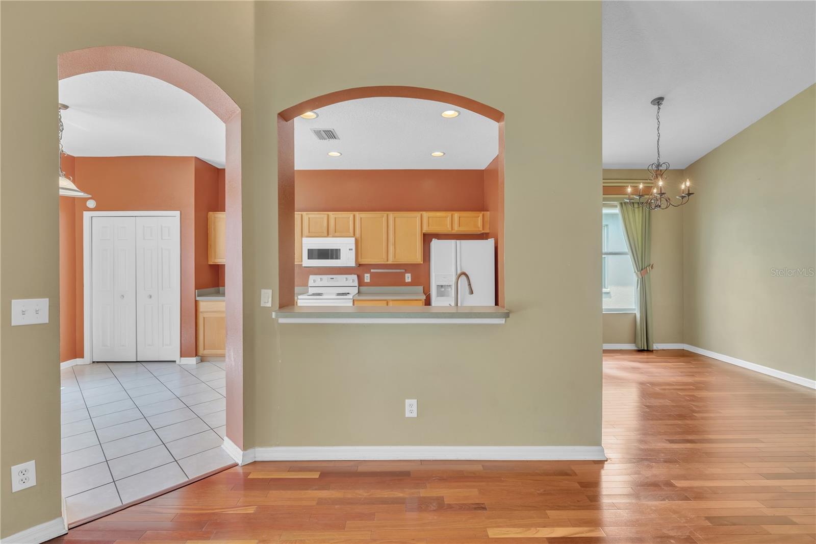 8304 MOCCASIN TRAIL DR