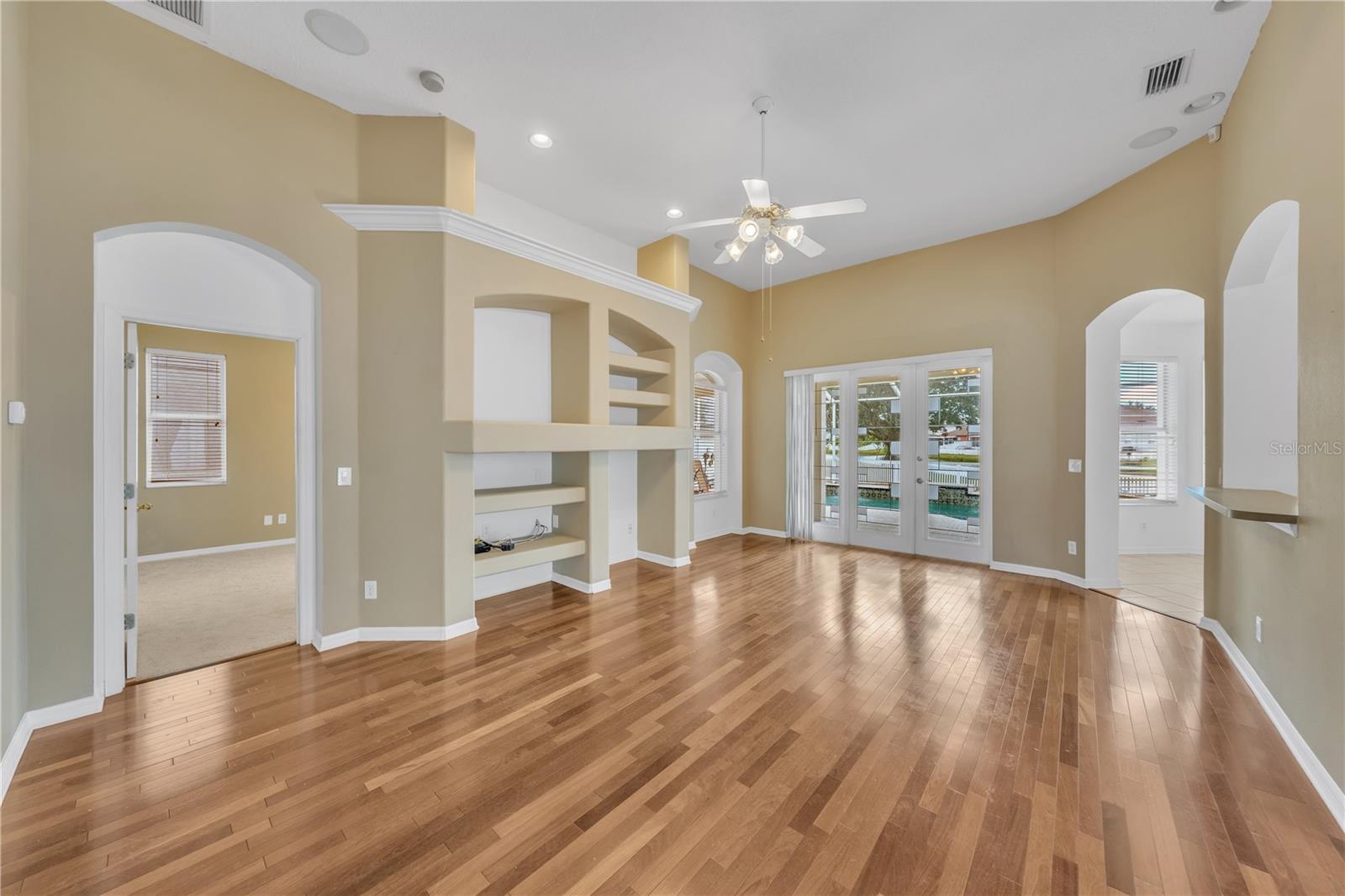 8304 MOCCASIN TRAIL DR