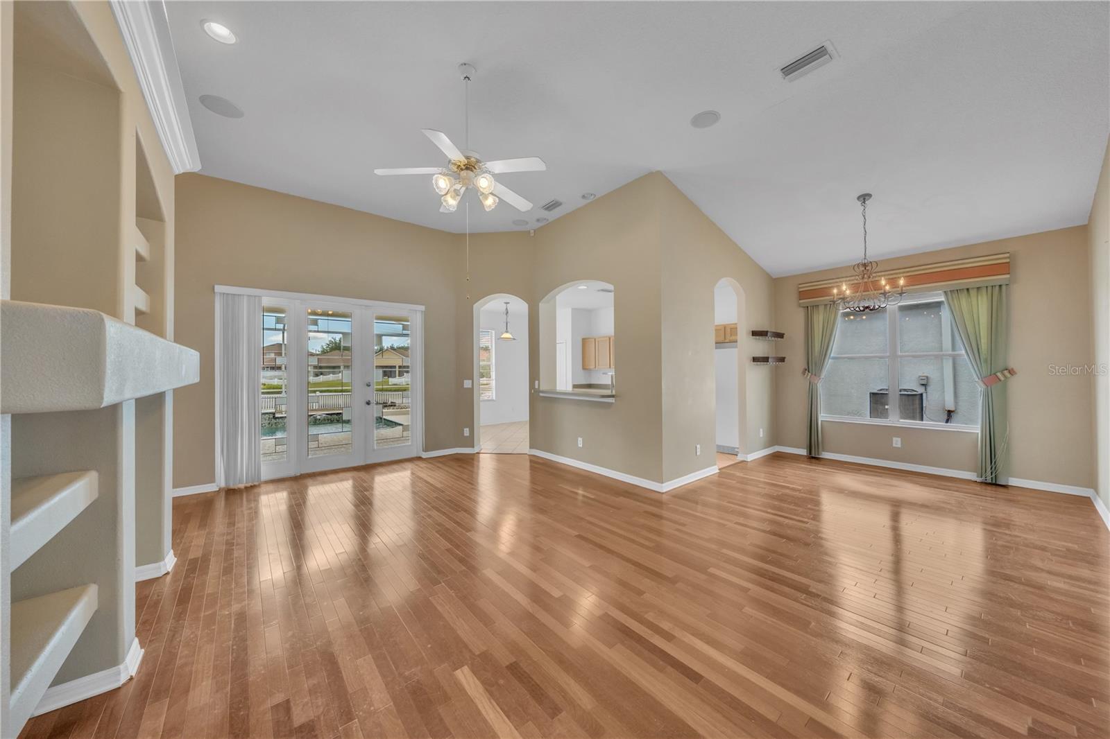8304 MOCCASIN TRAIL DR