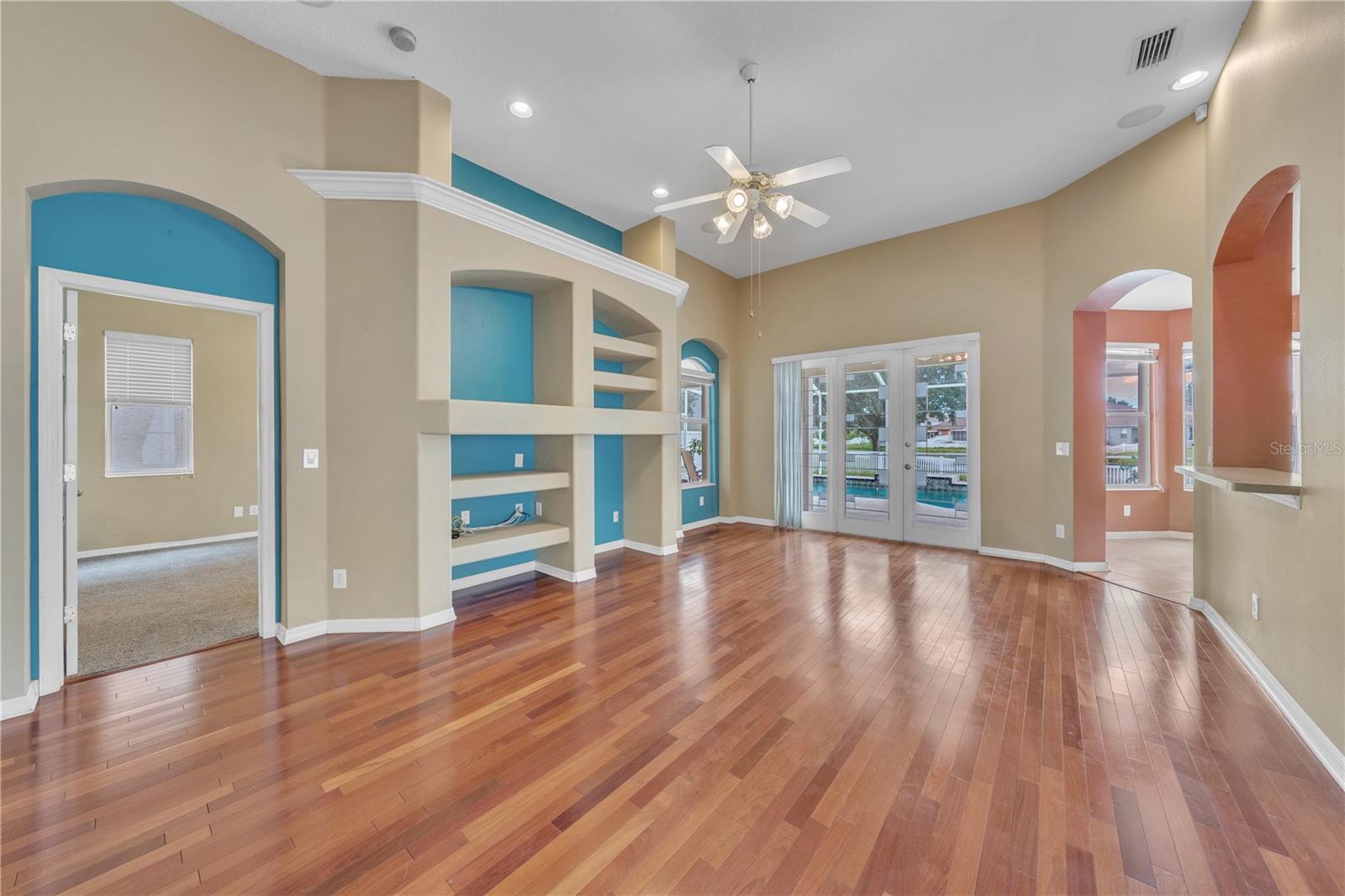 8304 MOCCASIN TRAIL DR