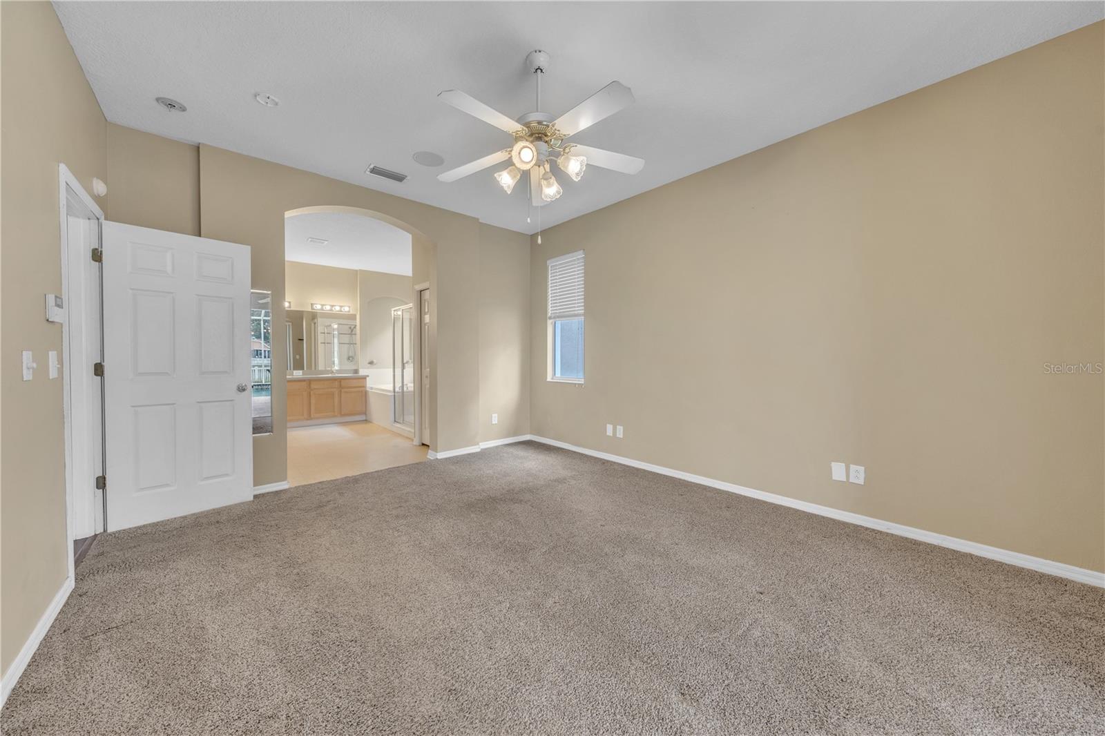 8304 MOCCASIN TRAIL DR