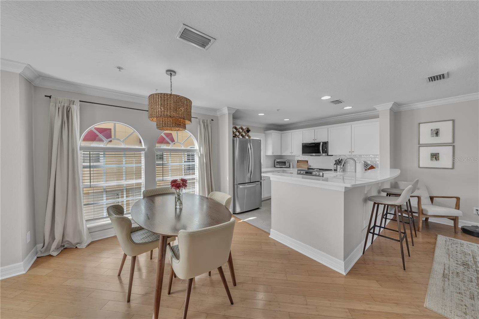 3321 LAS CAMPOS PL