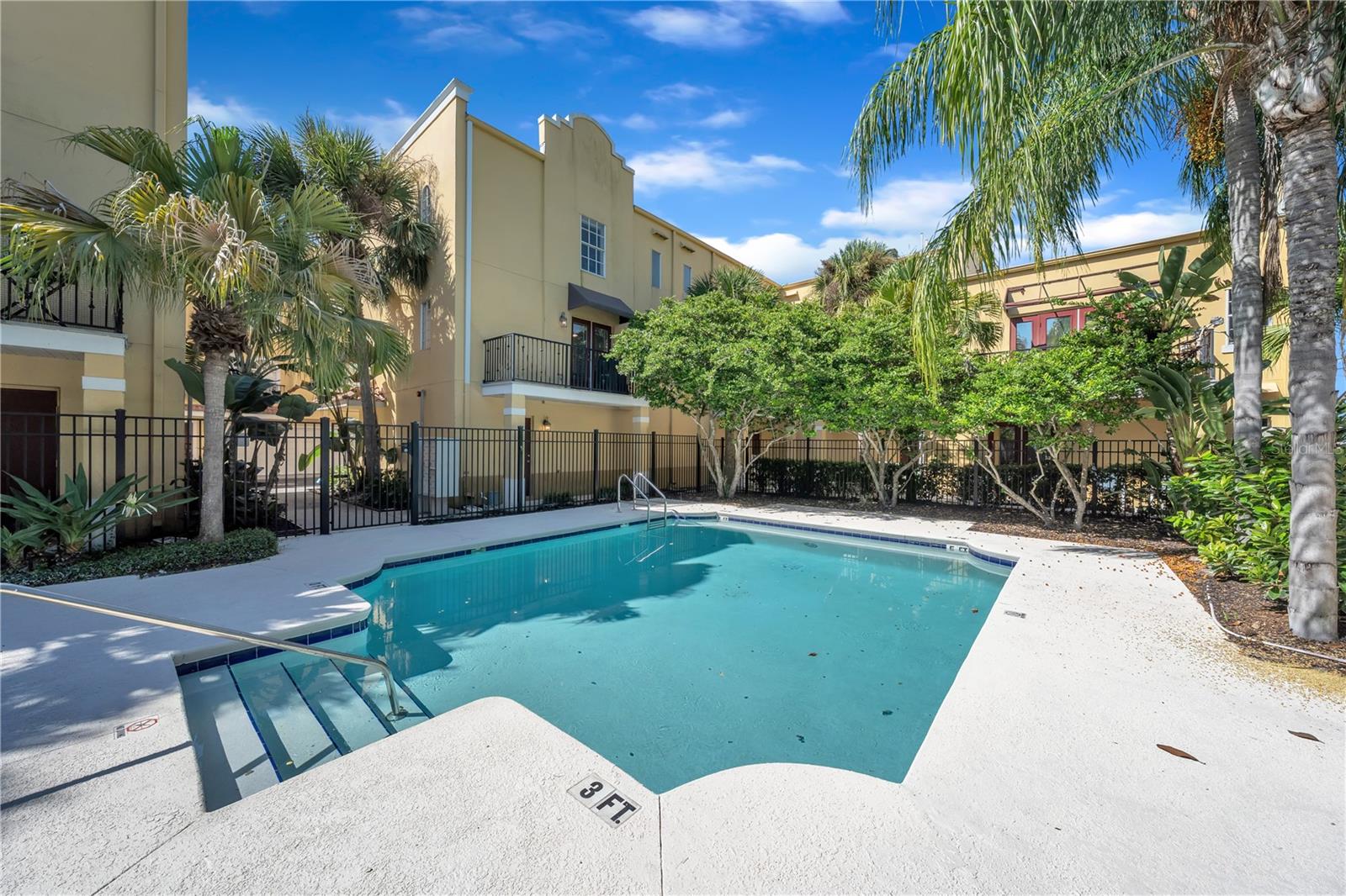 3321 LAS CAMPOS PL