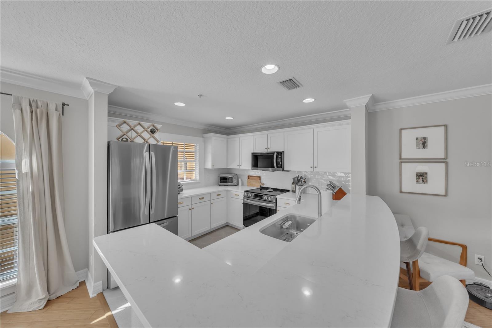 3321 LAS CAMPOS PL