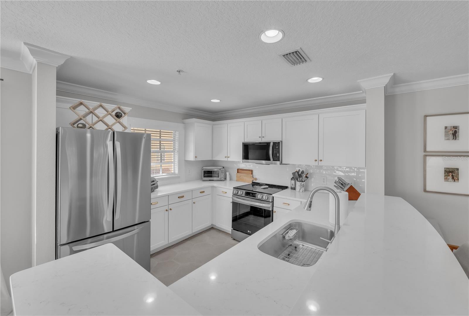 3321 LAS CAMPOS PL