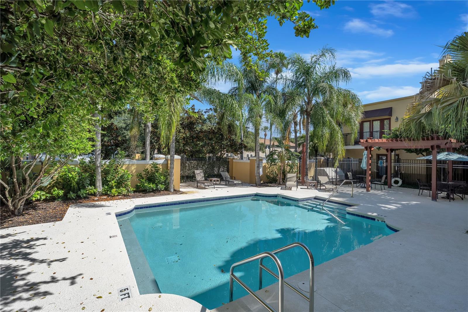 3321 LAS CAMPOS PL