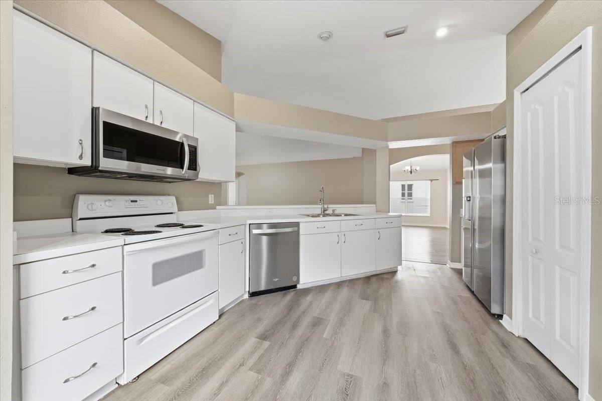3324 MANOR COVE CIR