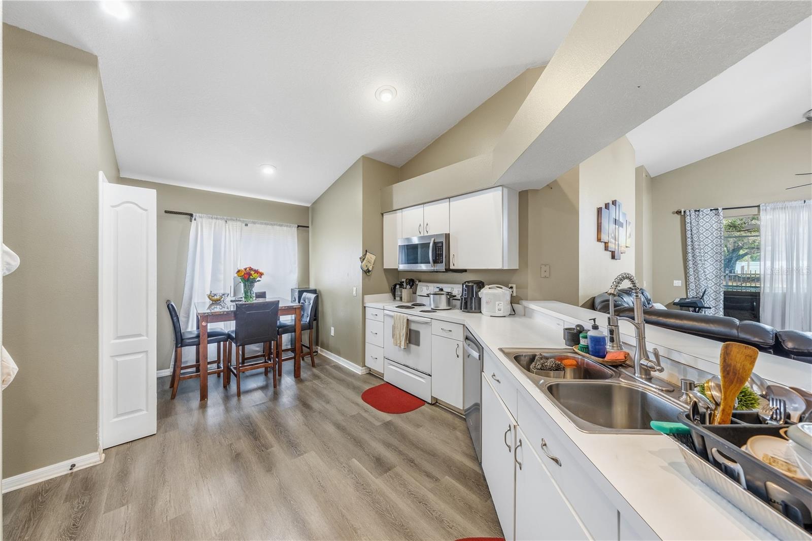 3324 MANOR COVE CIR