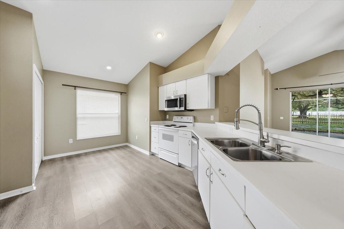 3324 MANOR COVE CIR