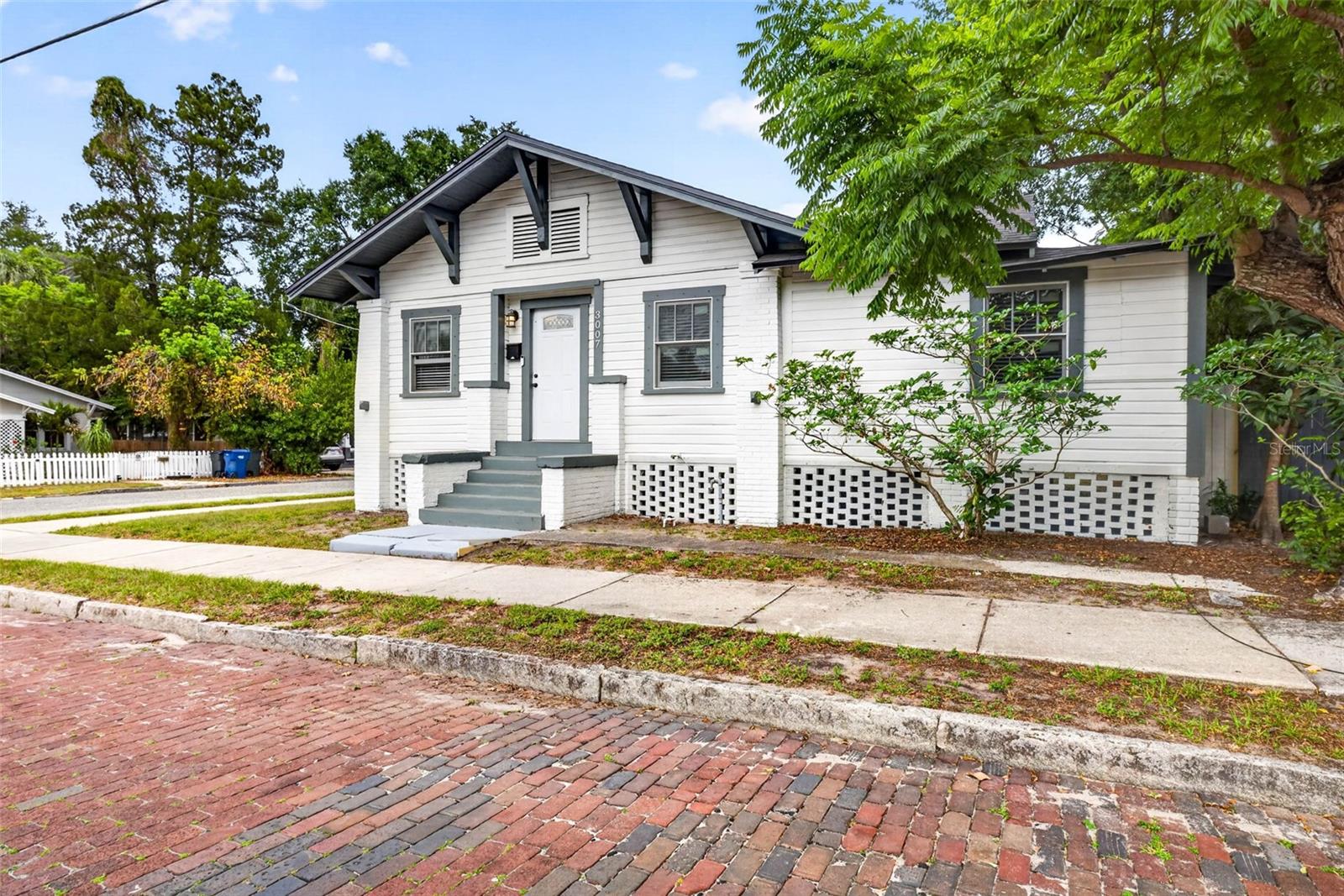 3007 N CENTRAL AVE