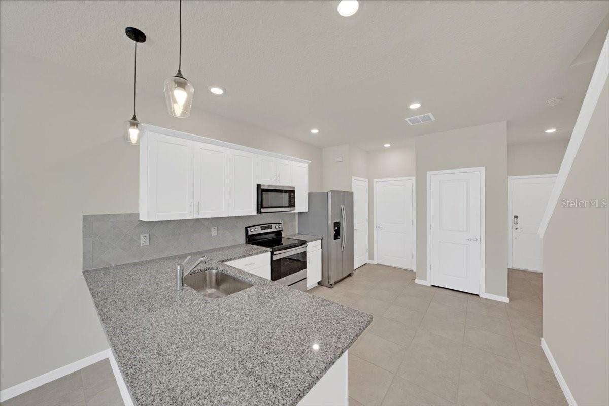 2906 DEER PINE TRL