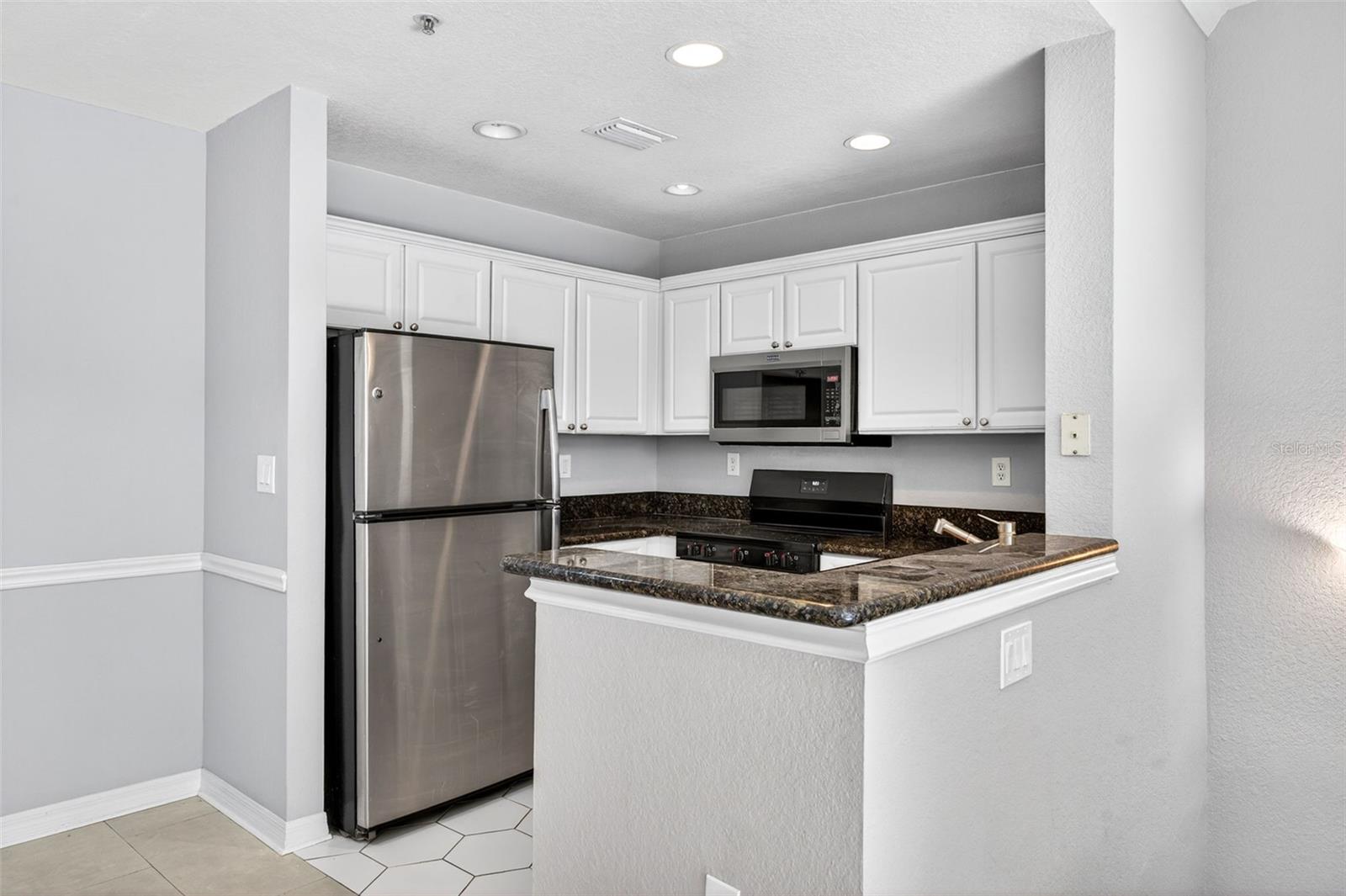 105 BRADFORD BEACH CT #105