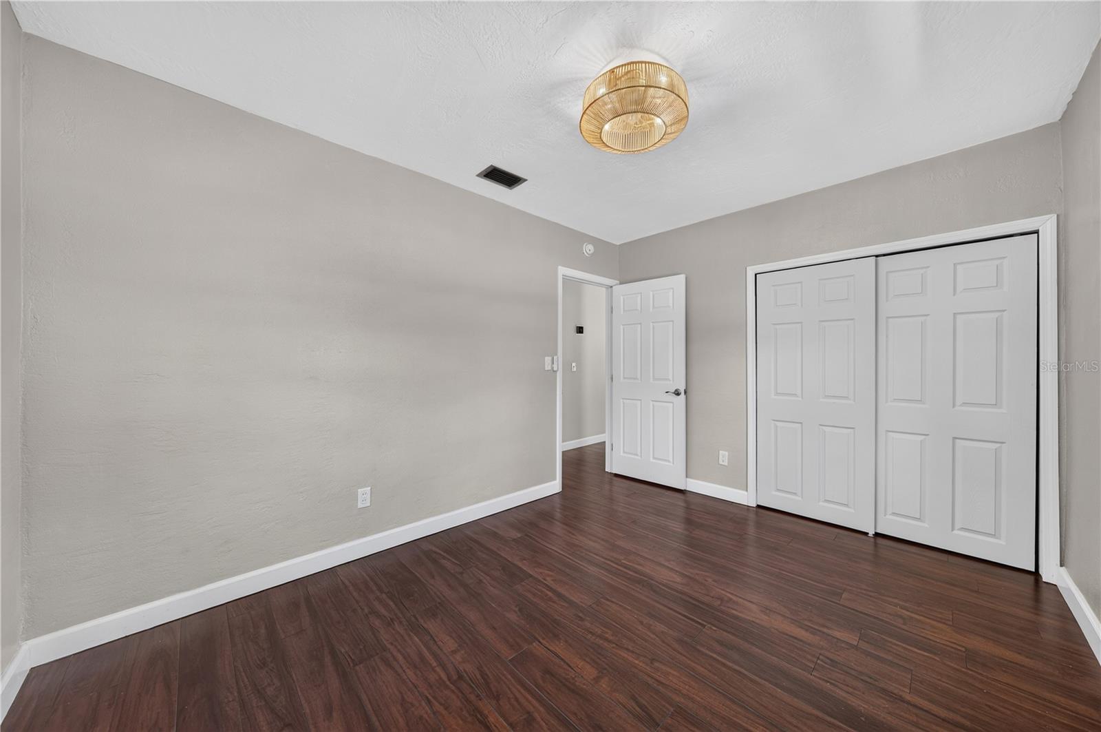 3906 W BAY VISTA AVE