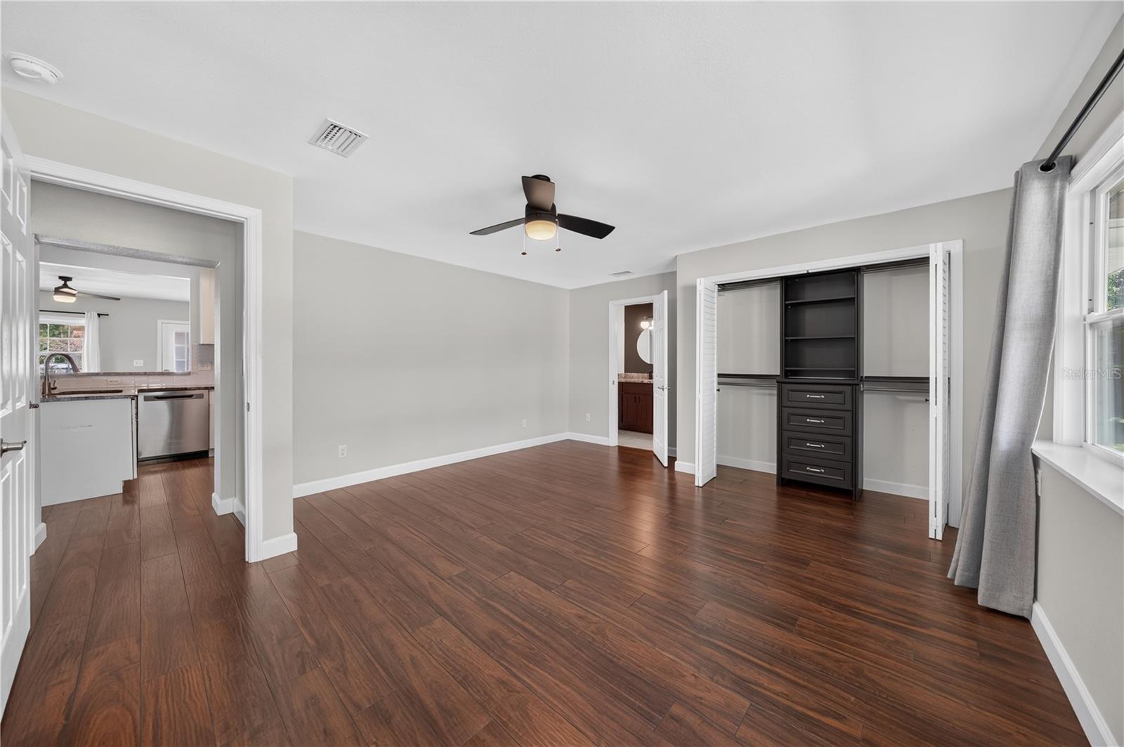3906 W BAY VISTA AVE