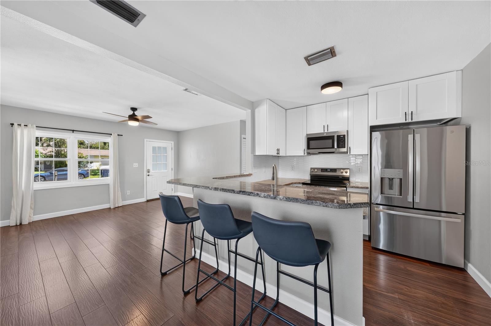 3906 W BAY VISTA AVE