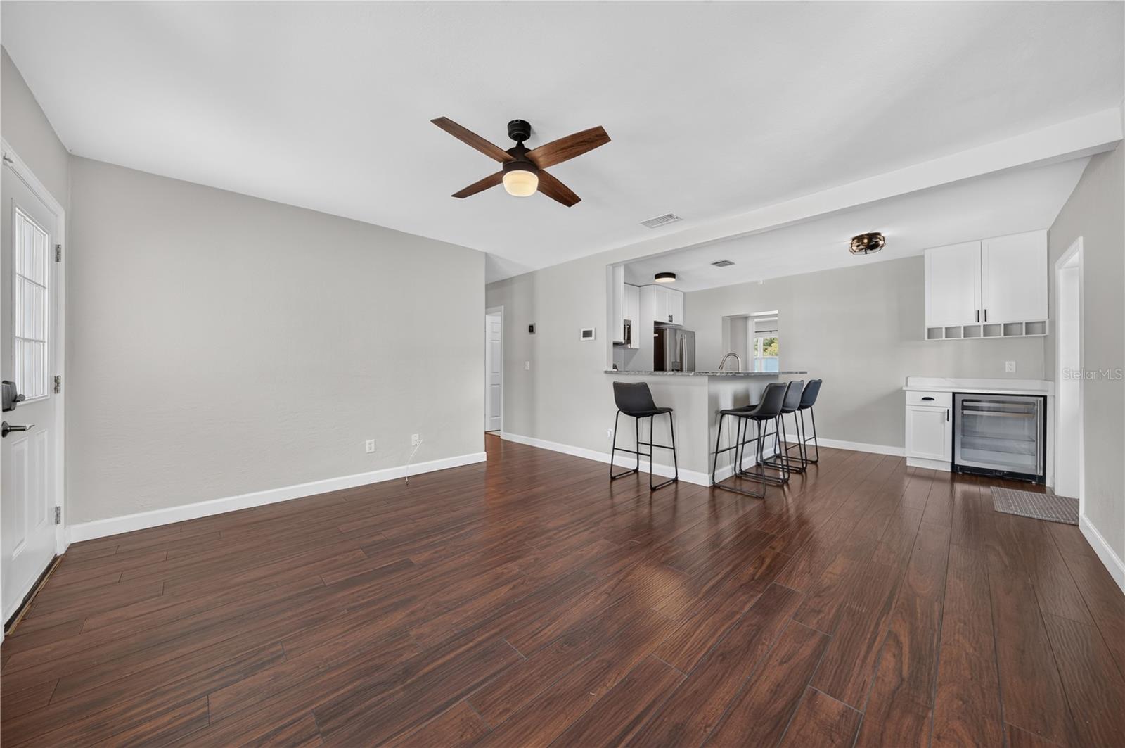 3906 W BAY VISTA AVE