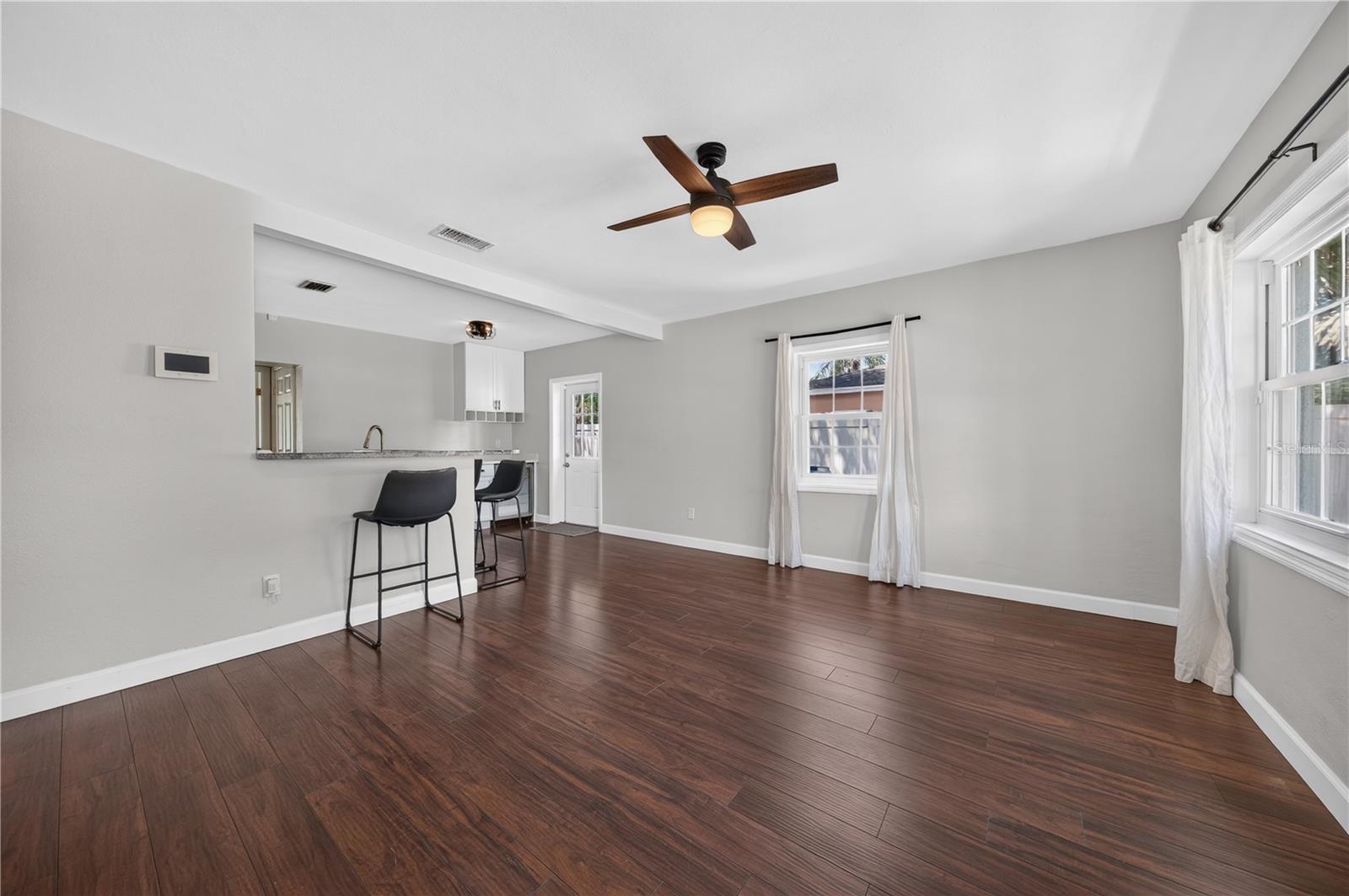 3906 W BAY VISTA AVE