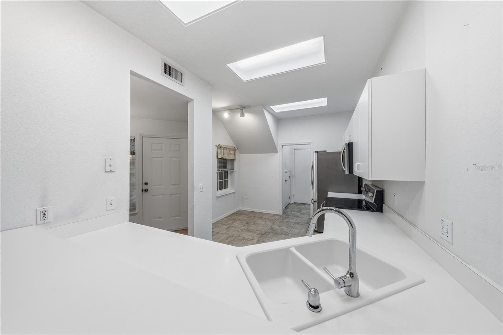 22128 LITTLE LAGOON CT