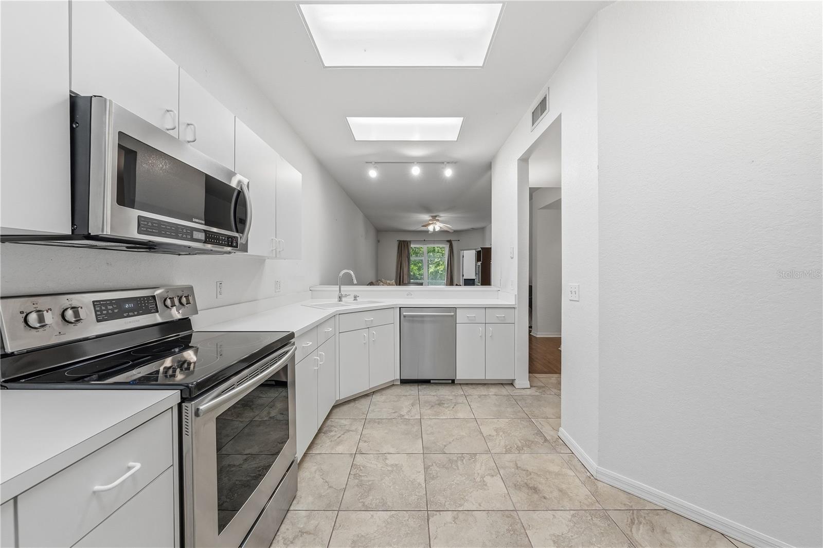 22128 LITTLE LAGOON CT