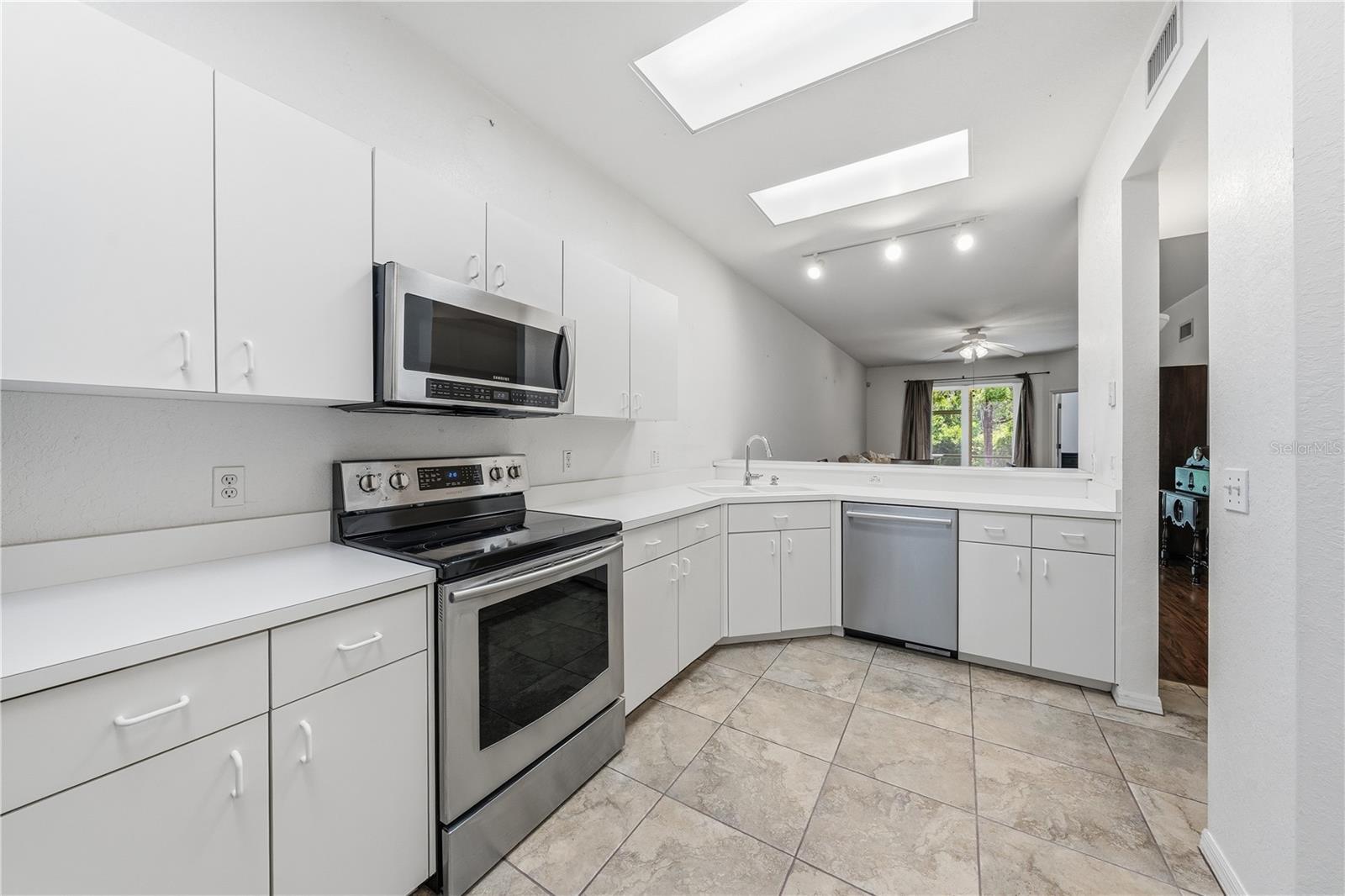 22128 LITTLE LAGOON CT