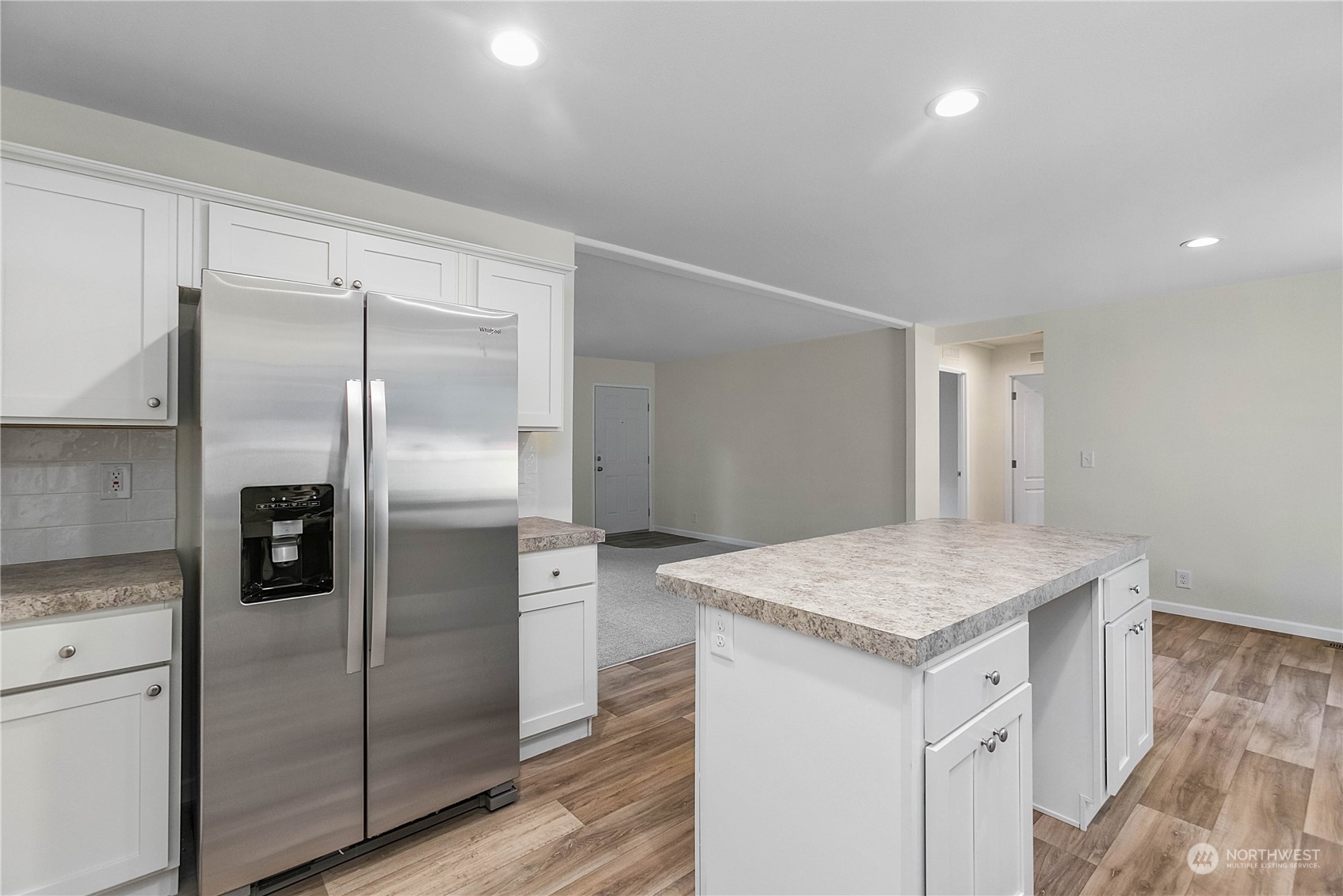 800 E Lakeshore Drive W