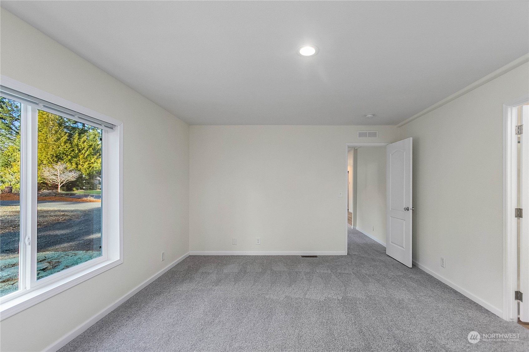 800 E Lakeshore Drive W