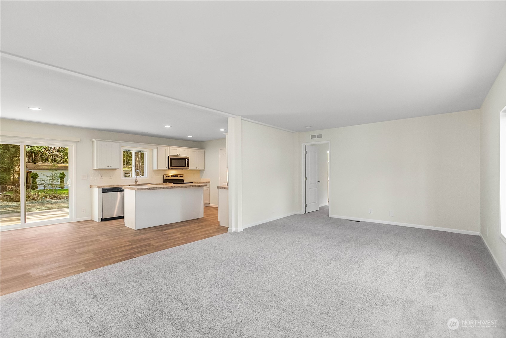 800 E Lakeshore Drive W