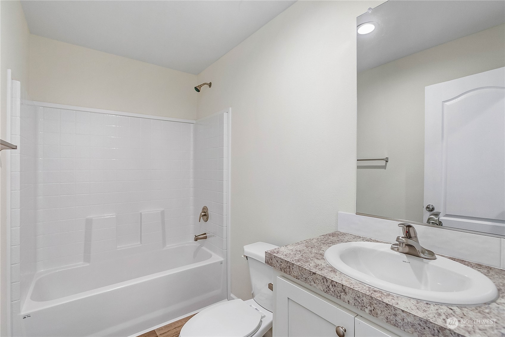 800 E Lakeshore Drive W